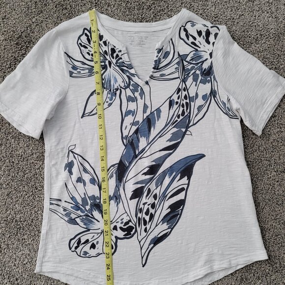 Chicos Short Sleeve Lightweight Top White Floral Size 1 Approx Medium - Picture 8 of 9